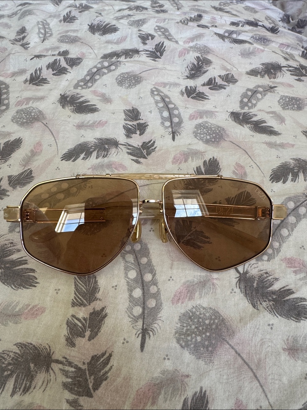 DEZI 6ft Frame Brown Lens Sunglasses
